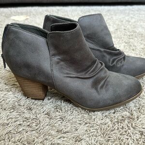 Gray, size 7.5 faux suede booties